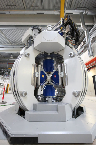 德國Max Voggenreiter(沃根瑞特)LPQ6六軸大腔體壓機 德國Max Voggenreiter(沃根瑞特)LPQ6六軸大腔體壓機